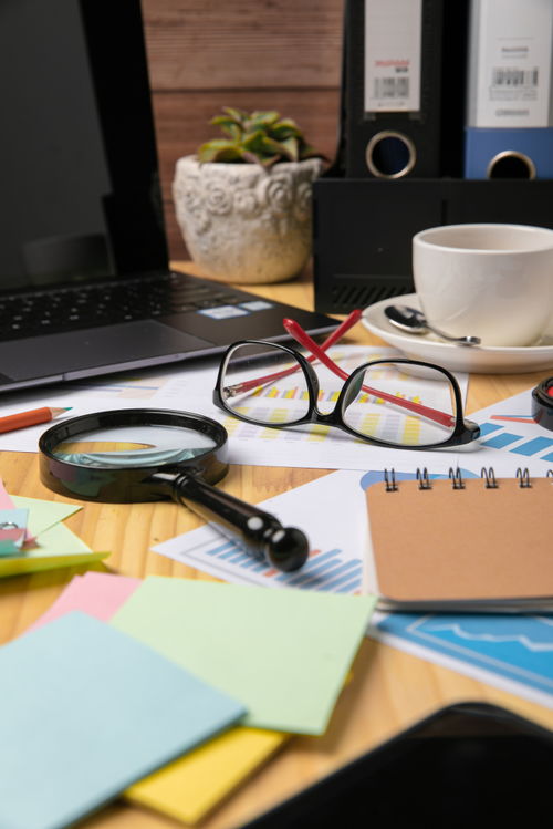 辦公室文具、箱包與商務(wù)攝影 為專業(yè)空間增添視覺魅力